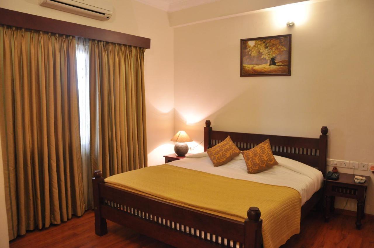 Niketana @ Boat Club Hotel Chennai Bagian luar foto